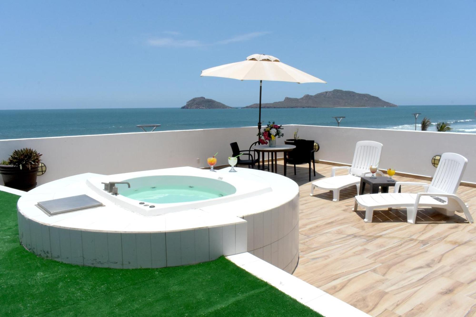 Coral Island Beach View Hotel Mazatlan Exterior photo