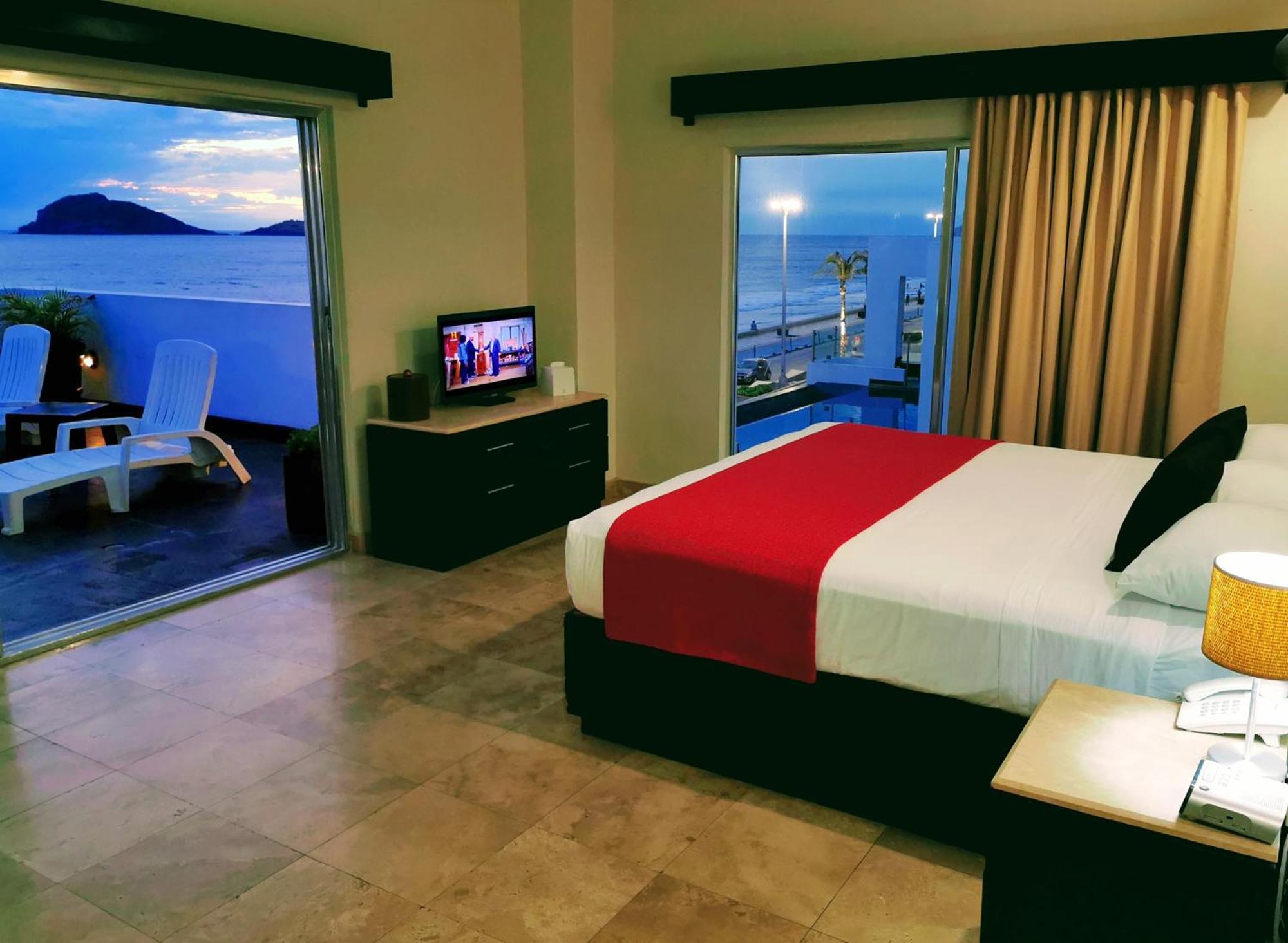 Coral Island Beach View Hotel Mazatlan Exterior photo