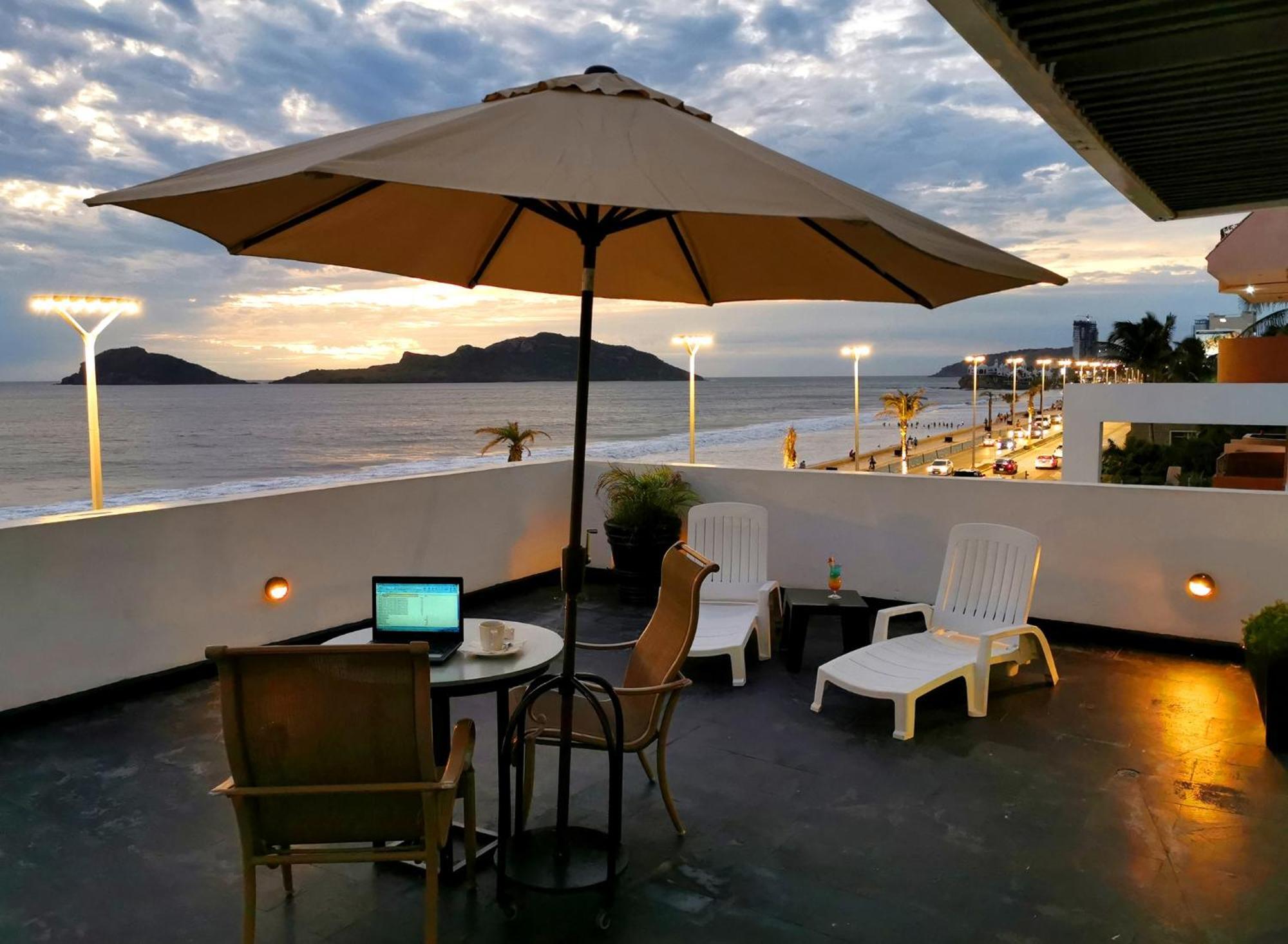 Coral Island Beach View Hotel Mazatlan Exterior photo
